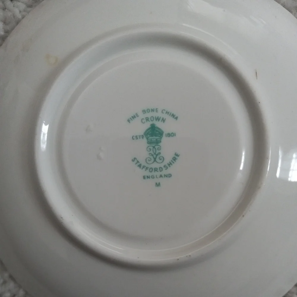 - VTG - Crown Staffordshire - Tea Cup and Saucer - Fine Bone China Made In…